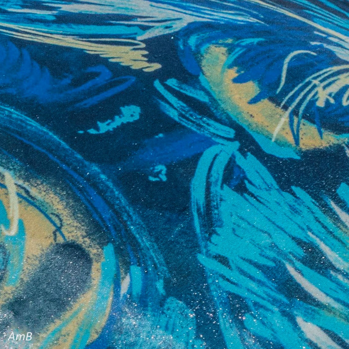 Anne-Marie tissu dans l'eau